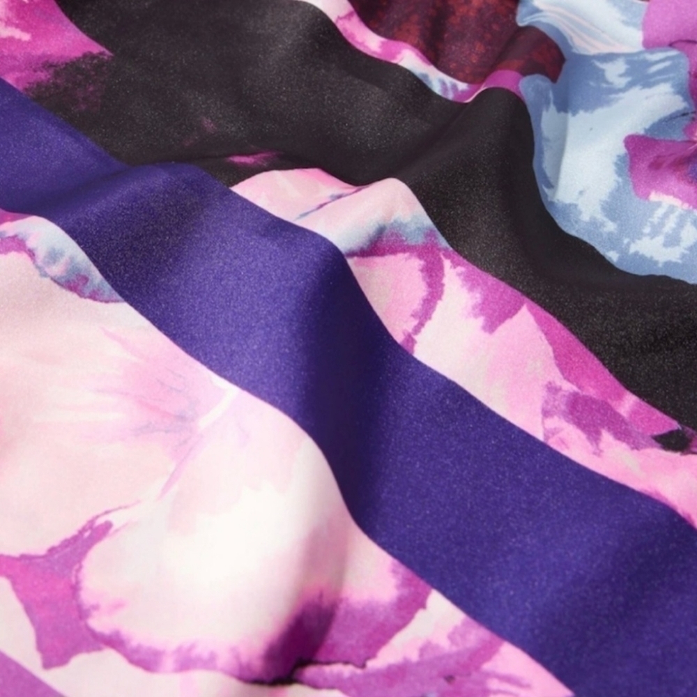 NWT White House Black Market Viola Oblong Scarf - Picture 3 of 3